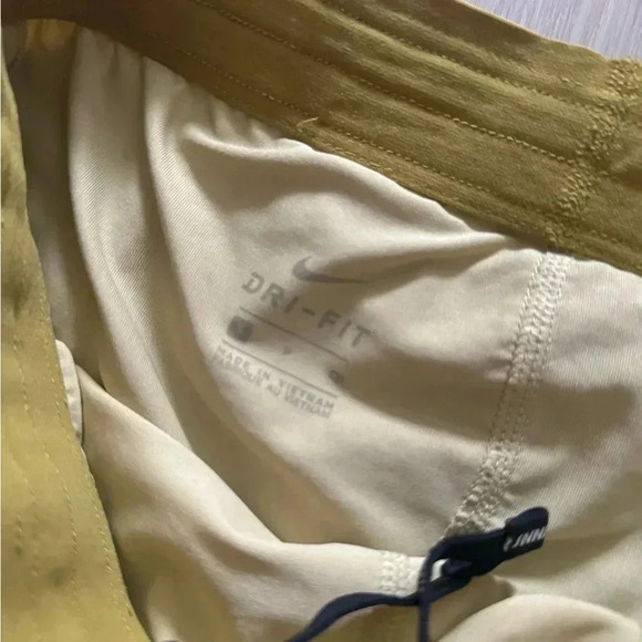 Nike Women`s Tempo Luxe 2-in-1 Running Shorts - Picture 4 of 8